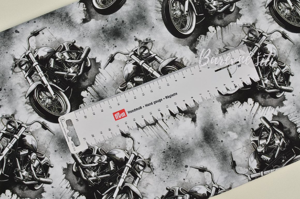 Úplet, Černobílé motorky (E)