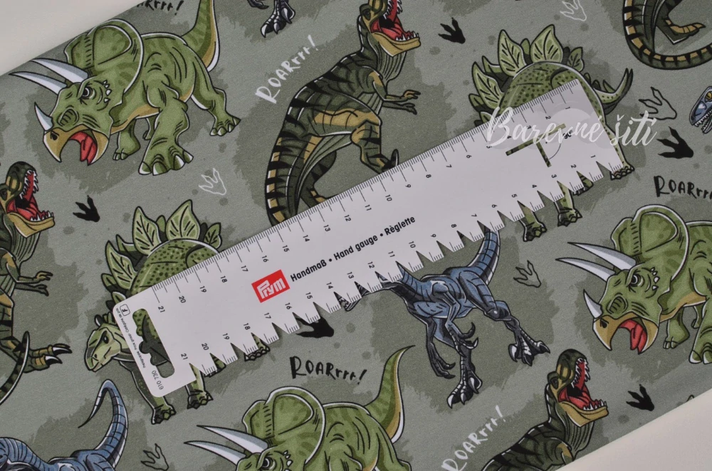 Úplet, Khaki dinosauři (E)